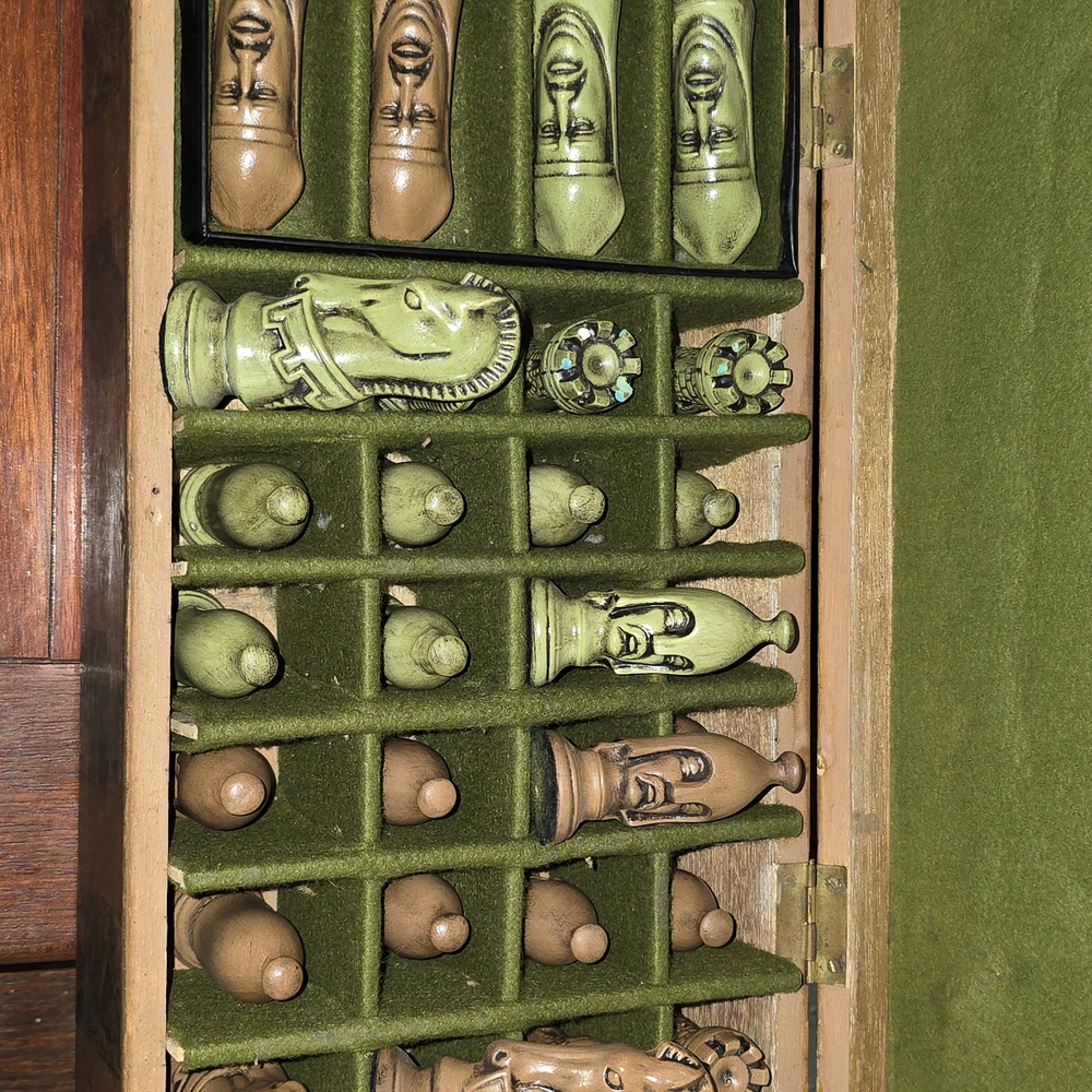 Green and Brown Chess Set